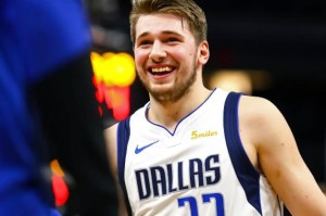 乐鱼体育app下载-A-史密斯：现在看来，达拉斯送走东契奇是NBA历史最糟糕的交易
